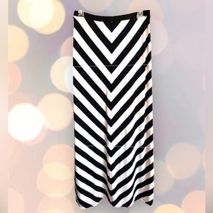 White House Black Market Diagonal Stripe Skirt size small